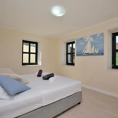 Lux Apartament *